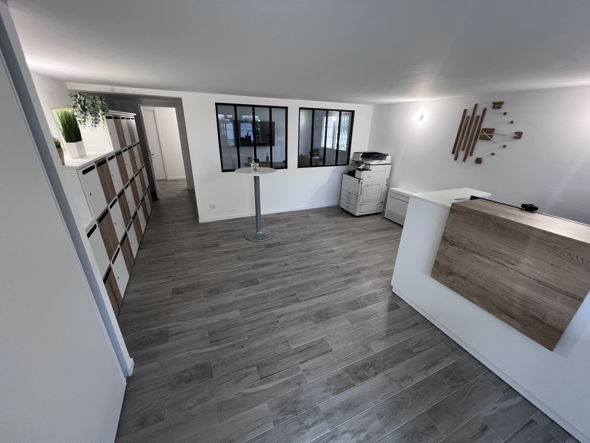 En plus de la location de bureaux, profitez de nos services de domiciliation et d’assistance administrative pour vous concentrer sur votre cœur de métier.